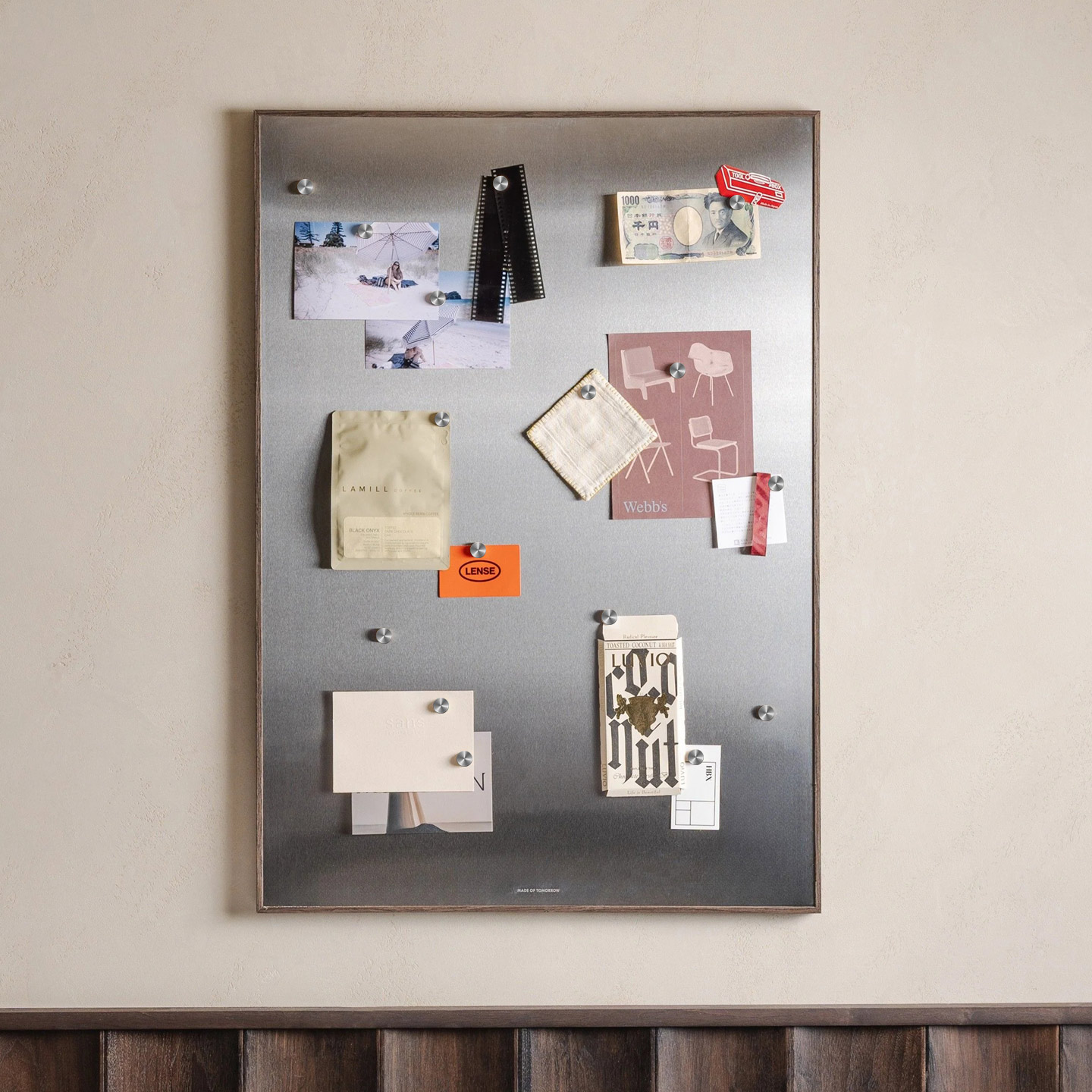 Desk Setup Photo - Papan Display Magnetik Berbingkai Logam, Papan